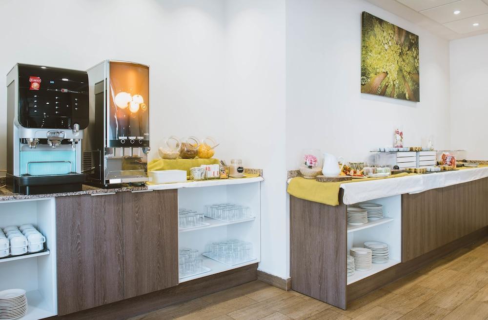Embajador Hotel 2*