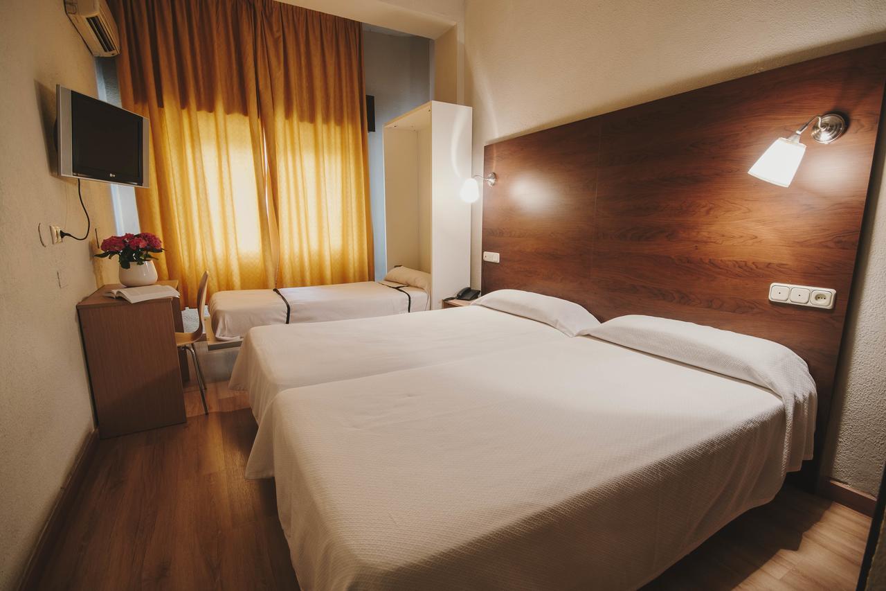 Hotel Embajador 2*