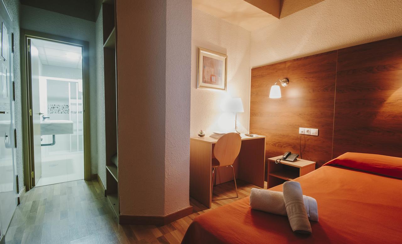 Embajador Hotel 2*