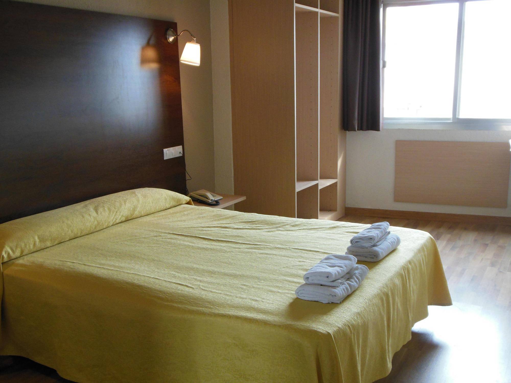 Hotel Embajador 2*